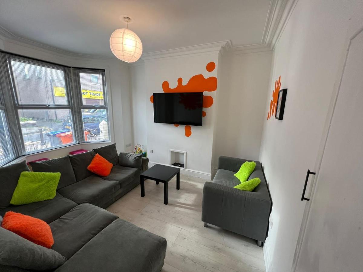 Vila Nickelodeon House Great For Kids Blackpool Exteriér fotografie
