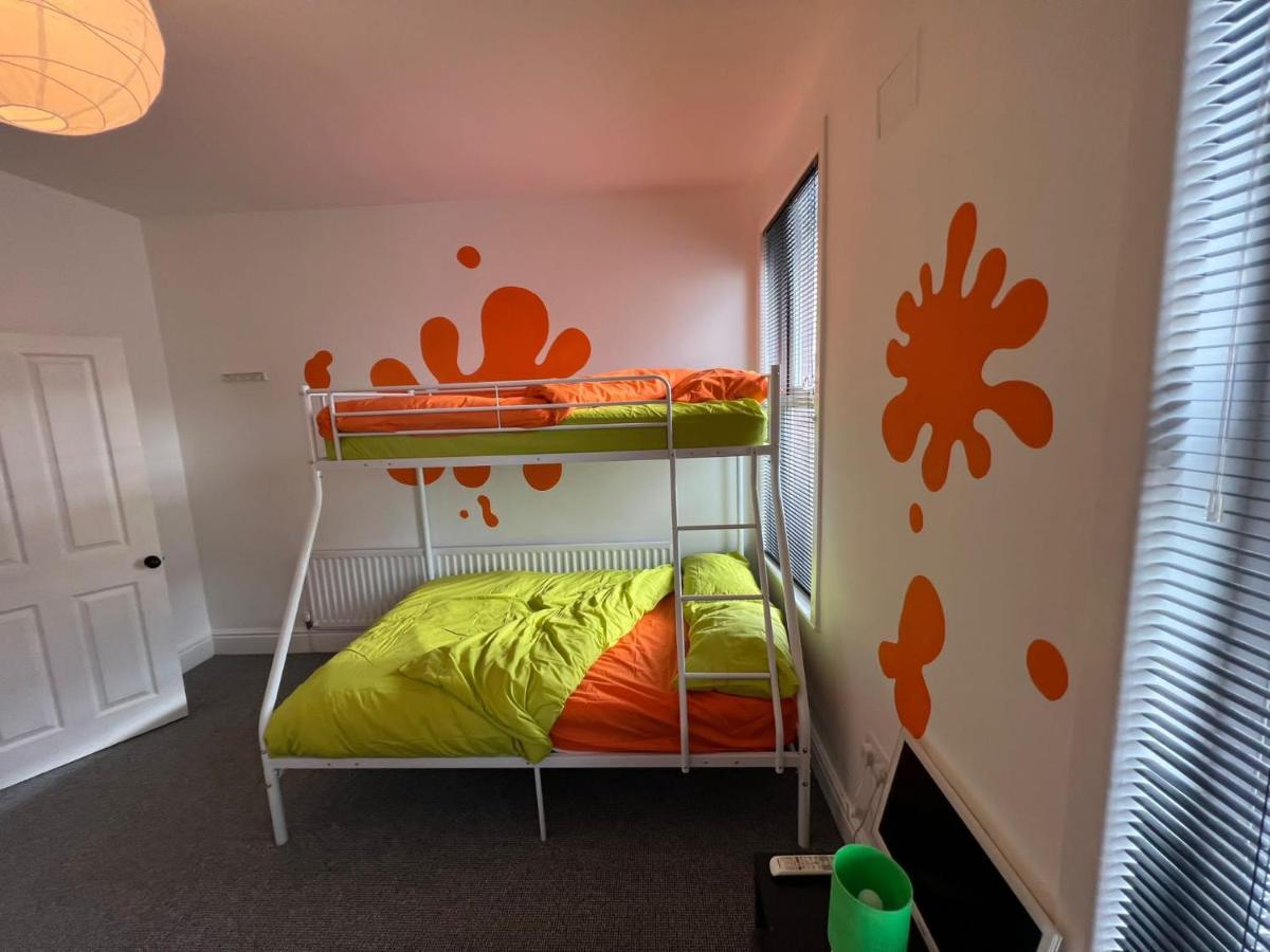 Vila Nickelodeon House Great For Kids Blackpool Exteriér fotografie
