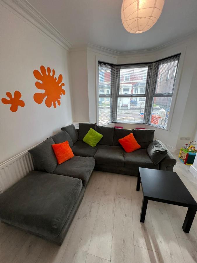 Vila Nickelodeon House Great For Kids Blackpool Exteriér fotografie
