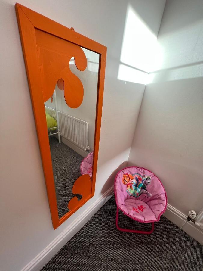 Vila Nickelodeon House Great For Kids Blackpool Exteriér fotografie